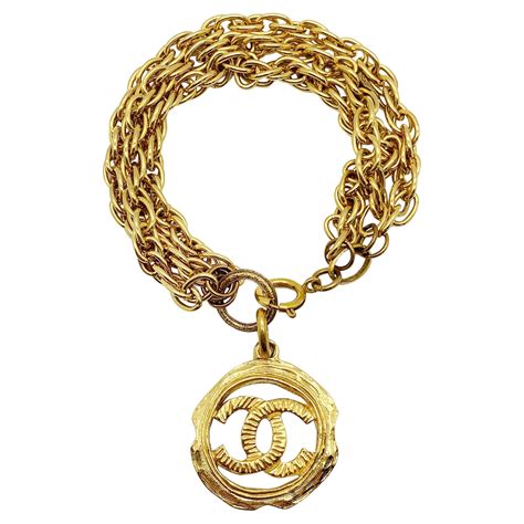 Chanel Bracciali con ciondolo 